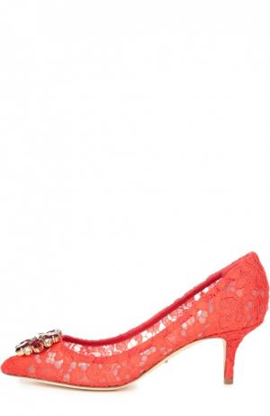Кружевные туфли Rainbow Lace с брошью Dolce & Gabbana. Цвет: красный