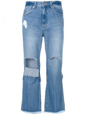 Укороченные джинсы с прорванными деталями SJYP. Цвет: синий