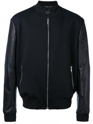 Куртка-бомбер с кожаными рукавами Versace. Цвет: чёрный