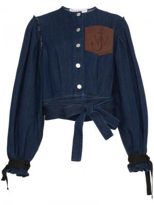 Джинсовая куртка с кожаным карманом JW Anderson. Цвет: синий