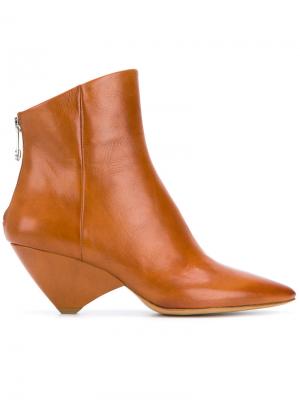 Ботинки с заостренным носком на каблуке геометрической формы Maison Margiela. Цвет: коричневый