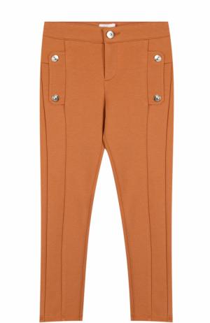 Трикотажные брюки зауженного кроя с декоративными пуговицами Chloé. Цвет: бежевый