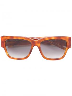 Солнцезащитные очки с массивной оправой Saint Laurent Eyewear. Цвет: коричневый