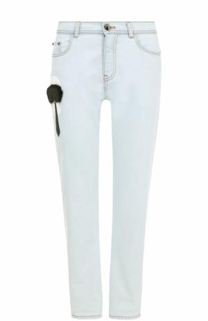 Укороченные джинсы с декоративной отделкой Fendi. Цвет: голубой