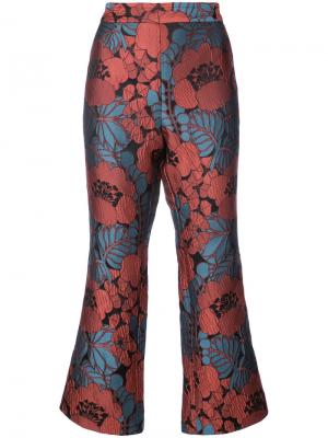 Расклешенные укороченные брюки Natori. Цвет: красный