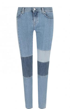 Укороченные джинсы-скинни с потертостями 7 For All Mankind. Цвет: голубой