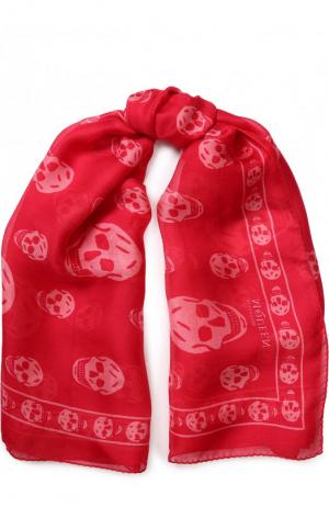Шелковый шарф с принтом в виде черепов Alexander McQueen. Цвет: красный