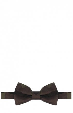 Шелковый галстук-бабочка с камуфляжным принтом Valentino. Цвет: хаки