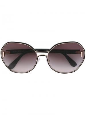 Большие солнцезащитные очки Prada Eyewear. Цвет: чёрный
