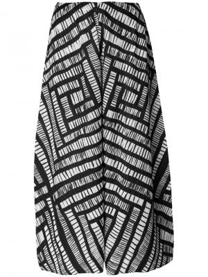 Укороченные плиссированные брюки с узором Pleats Please By Issey Miyake. Цвет: чёрный