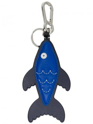 Брелок для ключей в форме рыбы с вышивкой Loewe. Цвет: синий