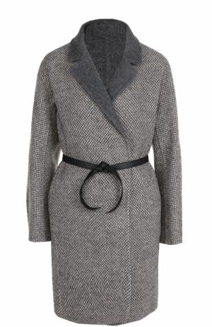 Шерстяное пальто с кожаным поясом Loro Piana. Цвет: серый