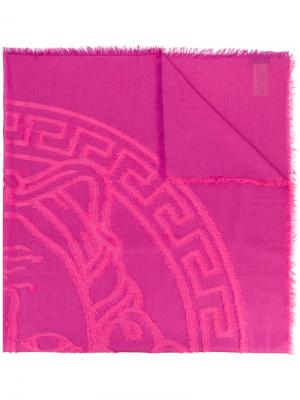 Шаль с вышитым логотипом Medusa Versace. Цвет: розовый и фиолетовый