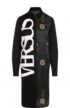 Шелковое платье-рубашка с логотипом бренда и принтом Versus Versace. Цвет: хаки