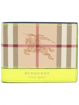 Haymarket check billfold wallet Burberry. Цвет: телесный