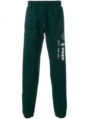 Спортивные брюки с принтом Adidas Originals By Alexander Wang. Цвет: зелёный
