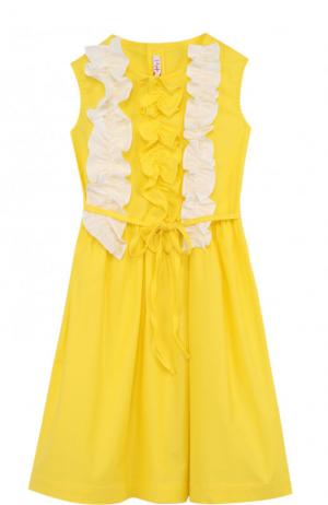 Хлопковое платье с рюшами и поясом Il Gufo. Цвет: желтый
