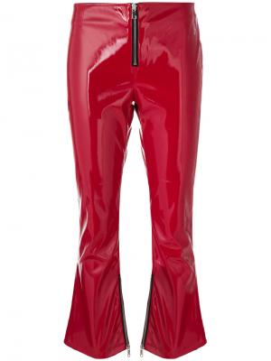 Укороченные брюки клеш из лакированной искусственной кожи Rta. Цвет: красный
